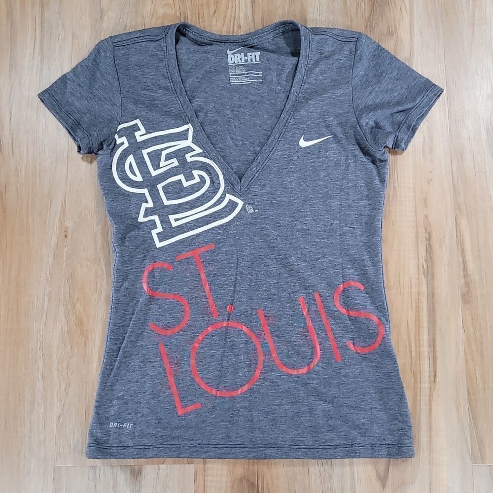 š¹ļøNike Blue Dri-Fit St Louis Cardinals VneckāShort Sleeve Top Small